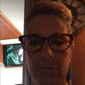 Meet your Posher, Cynthia